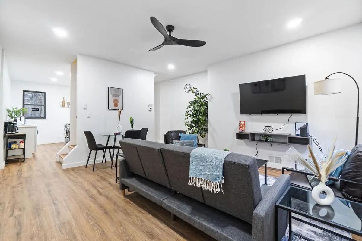 Near Stadium 2 Bdrm House W Fire Pit Free Wifi Pittsburgh 0*,  Stati Uniti