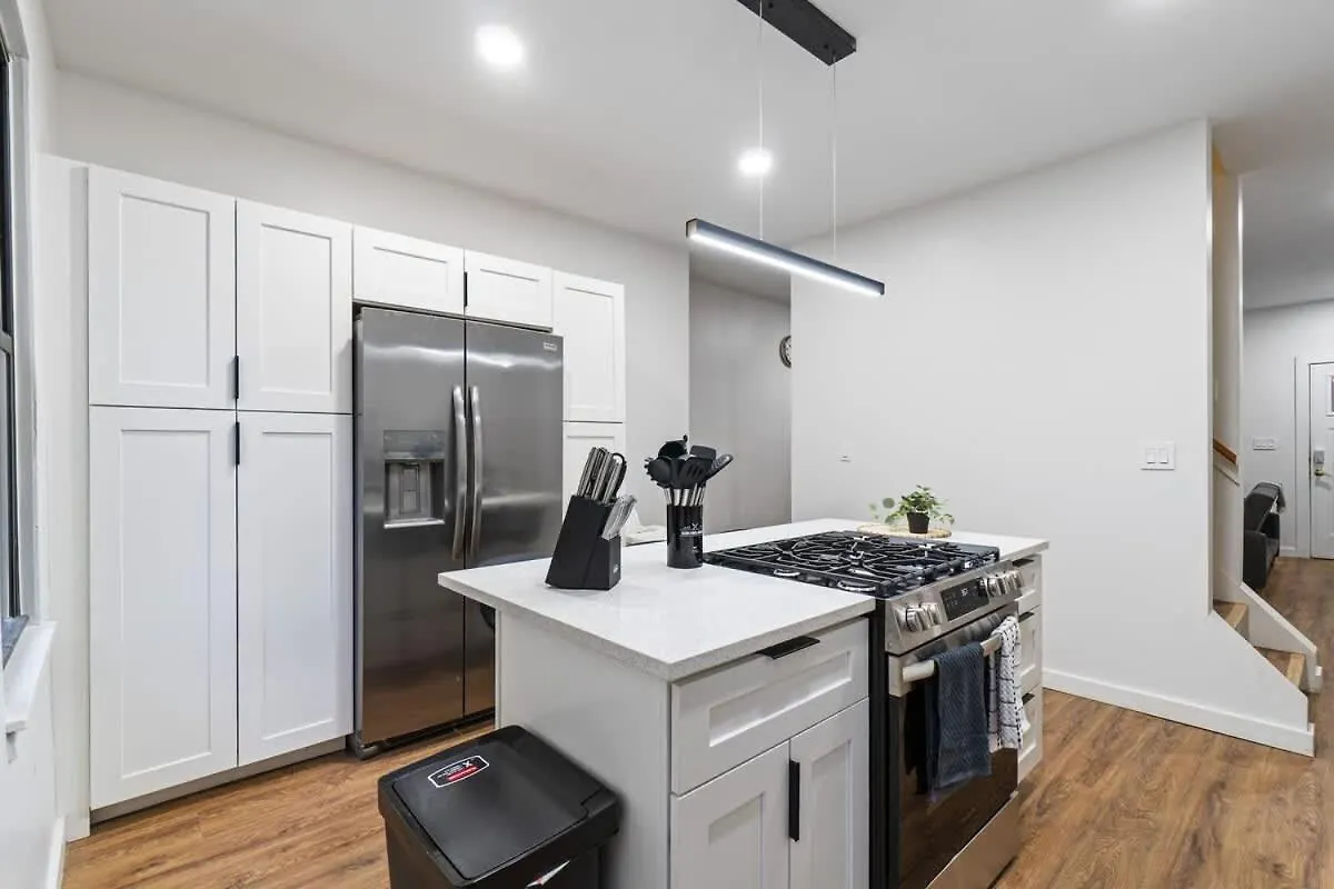 Near Stadium 2 Bdrm House W Fire Pit Free Wifi Pittsburgh