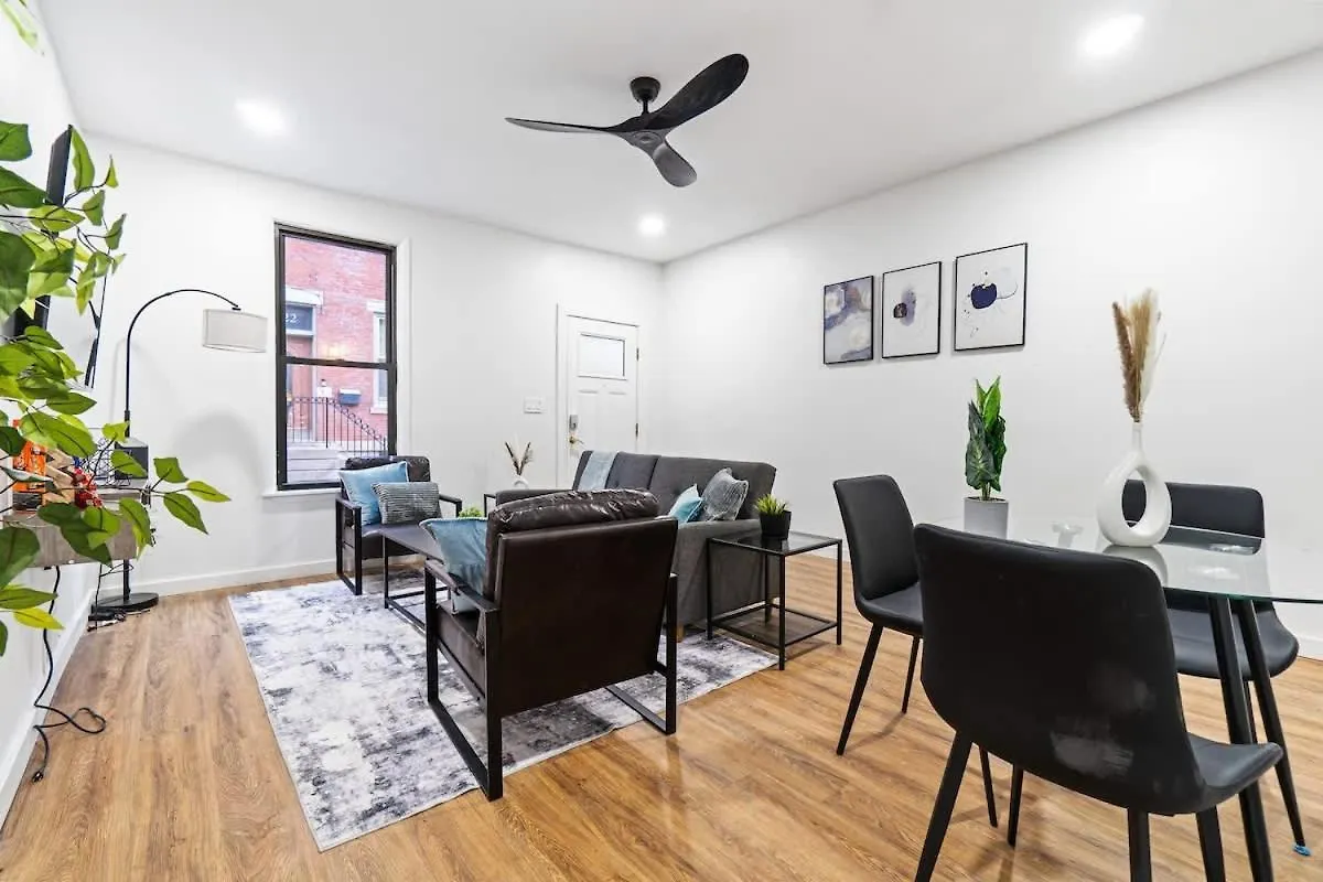 Near Stadium 2 Bdrm House W Fire Pit Free Wifi Pittsburgh