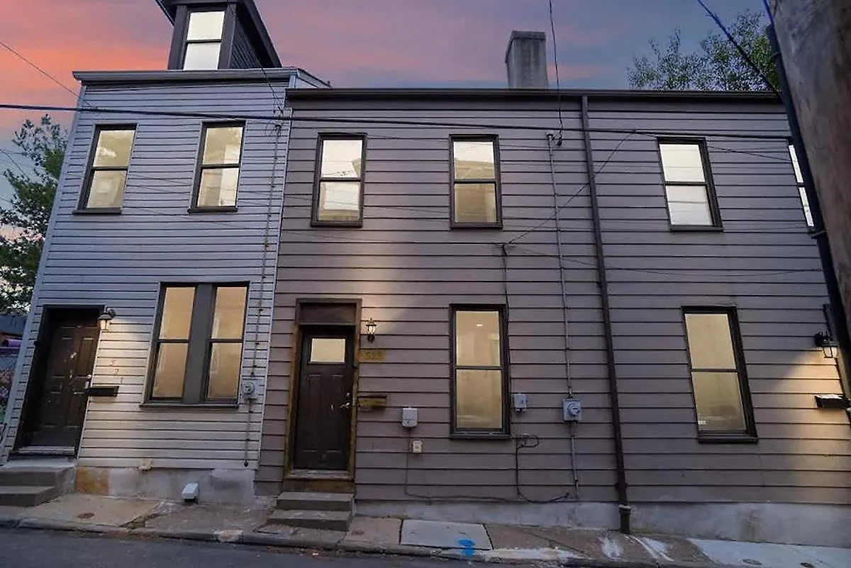 Near Stadium 2 Bdrm House W Fire Pit Free Wifi Pittsburgh